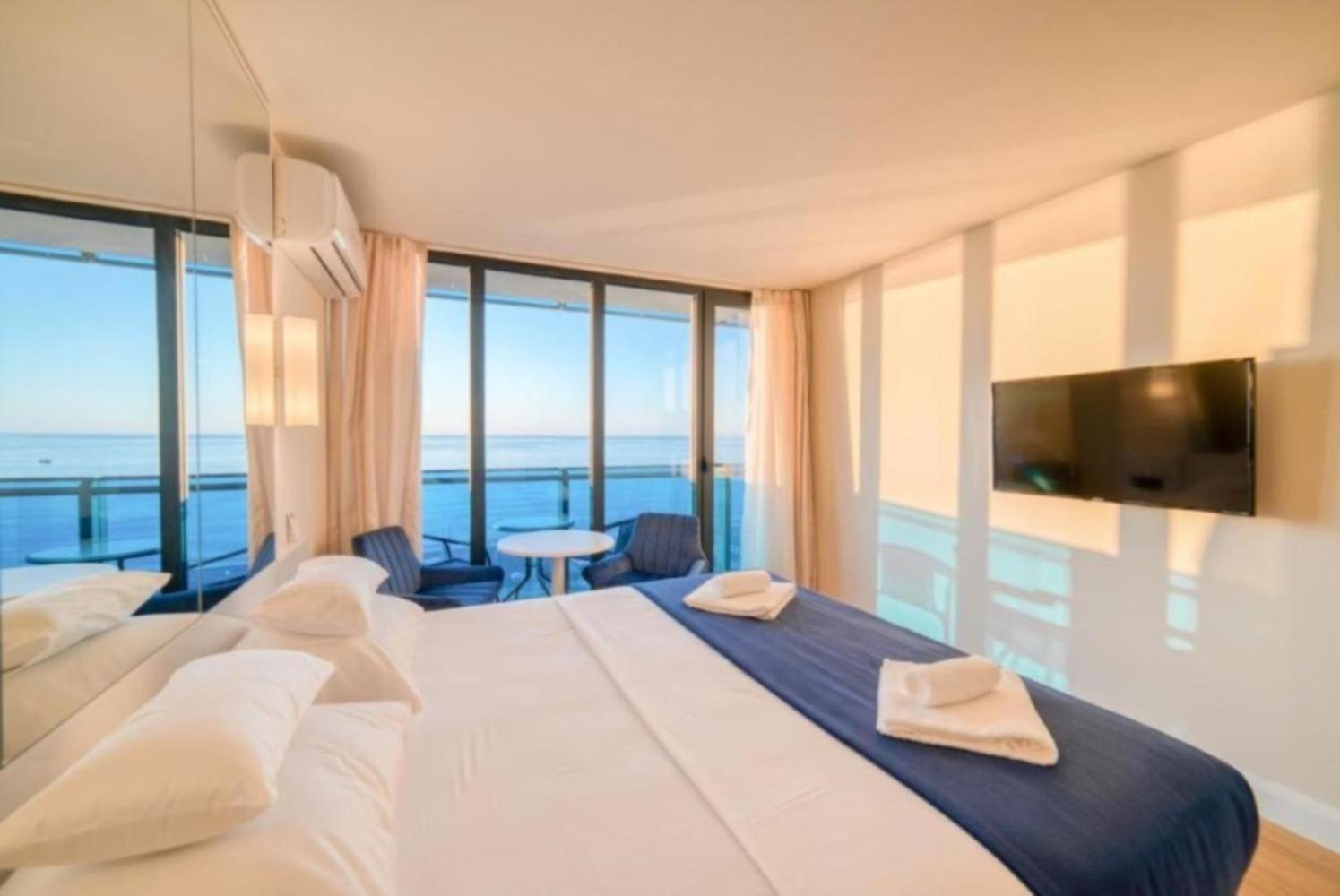Panorama Black Sea View & Aparthotel Batumi Exteriör bild