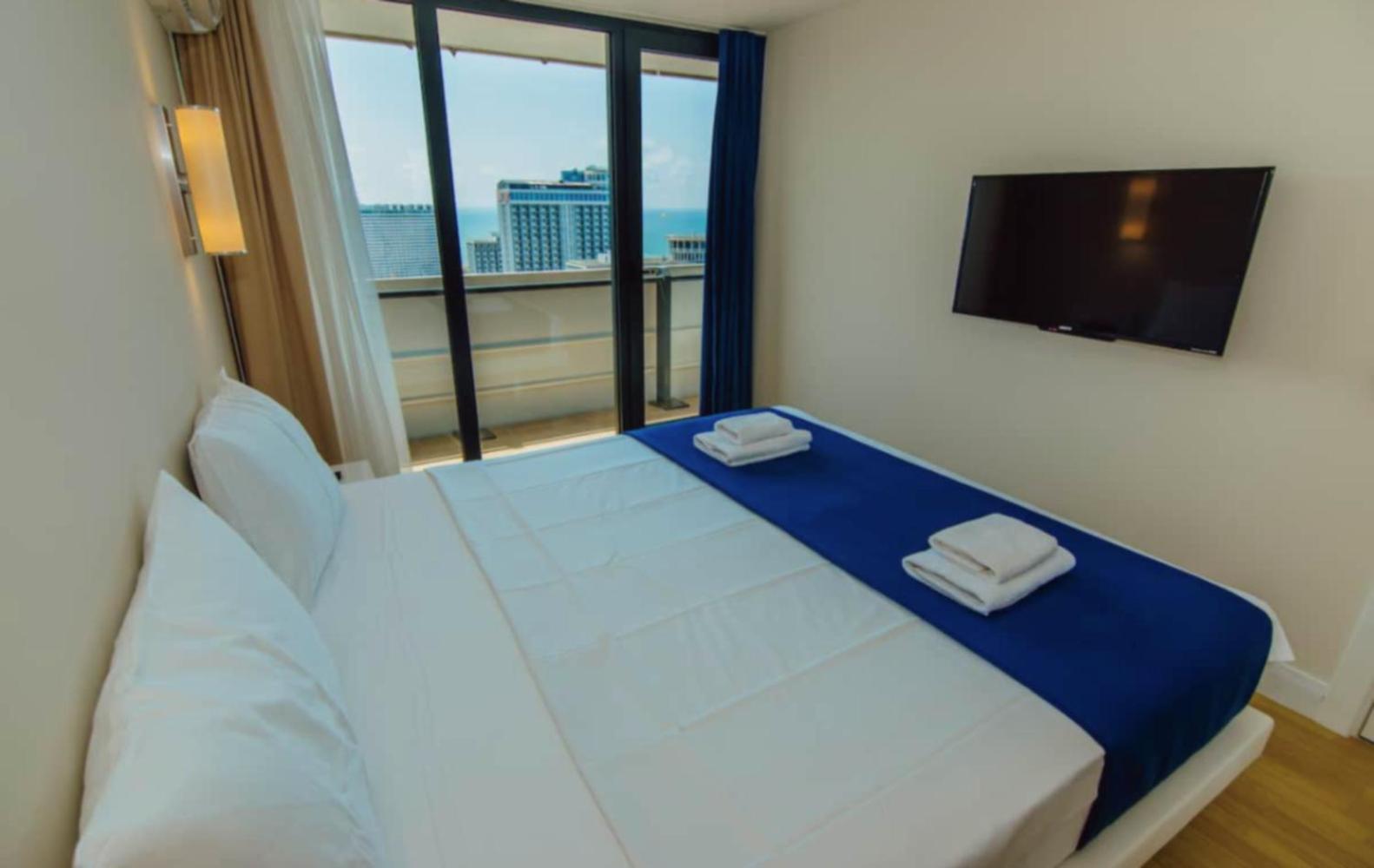 Panorama Black Sea View & Aparthotel Batumi Exteriör bild